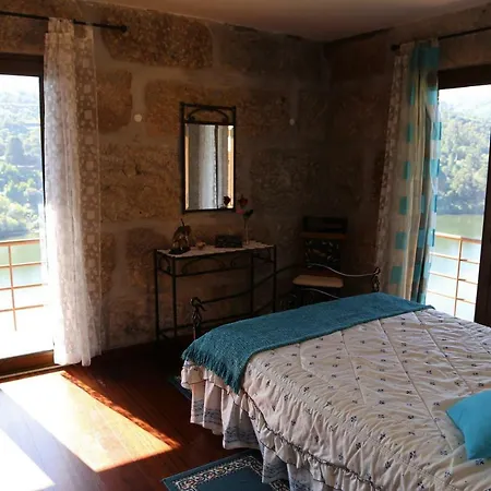 Casa Vista Alegre Holiday home Abelhal